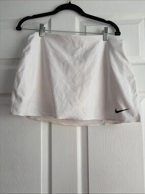 White Nike Athletic Skort - Skirt with Shorts